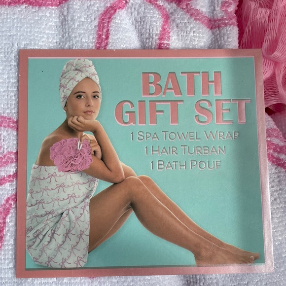 Pink Ribbon Bath Gift Set - Picture 2 of 3